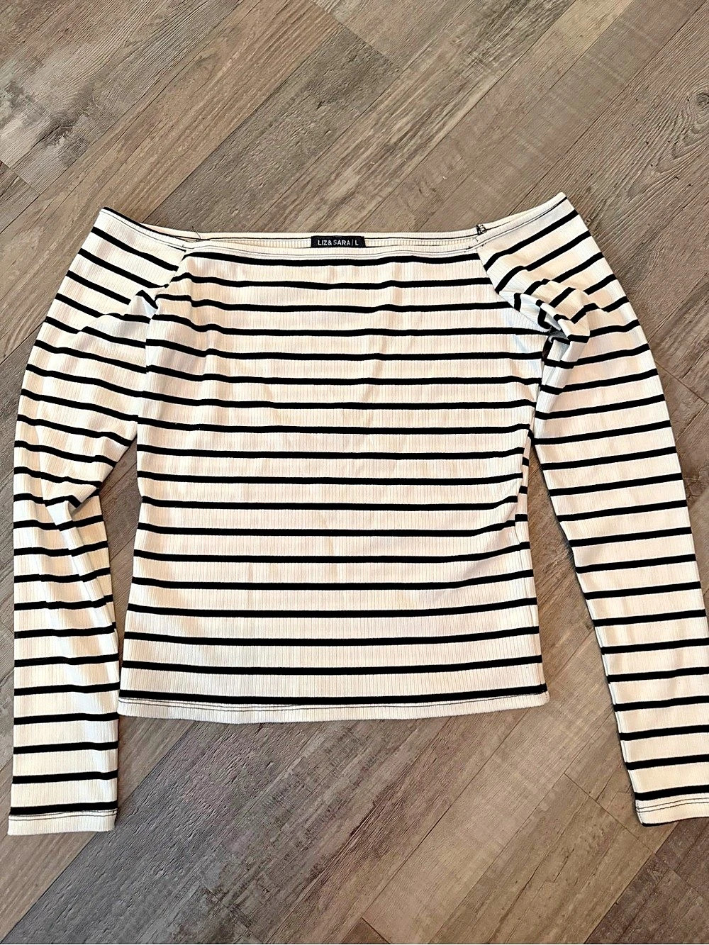 LIZ & SARA Striped Long Sleeve Top in White & Black Size Large